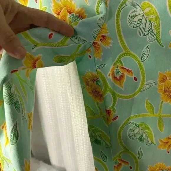 Leggiadro Women’s Size 2 Bright Floral Side Zip Ankle Pants Made In USA - Picture 3 of 15